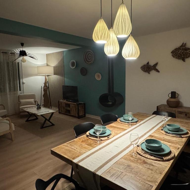 Maison familiale rénovée, centre et plage à pied!! 4ch, salle de jeux, jardin cloturé - Haus mit 4 Schlafzimmern - 13