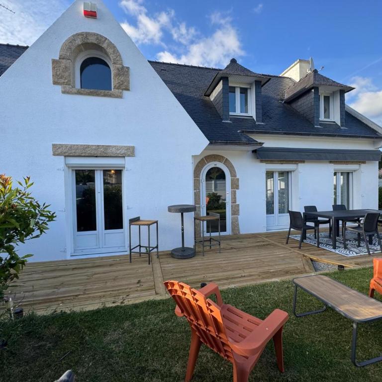 Maison familiale rénovée, centre et plage à pied!! 4ch, salle de jeux, jardin cloturé - Haus mit 4 Schlafzimmern - 8