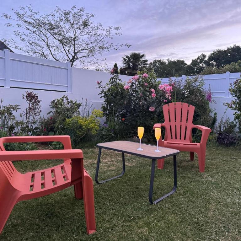 Maison familiale rénovée, centre et plage à pied!! 4ch, salle de jeux, jardin cloturé - Haus mit 4 Schlafzimmern - 9
