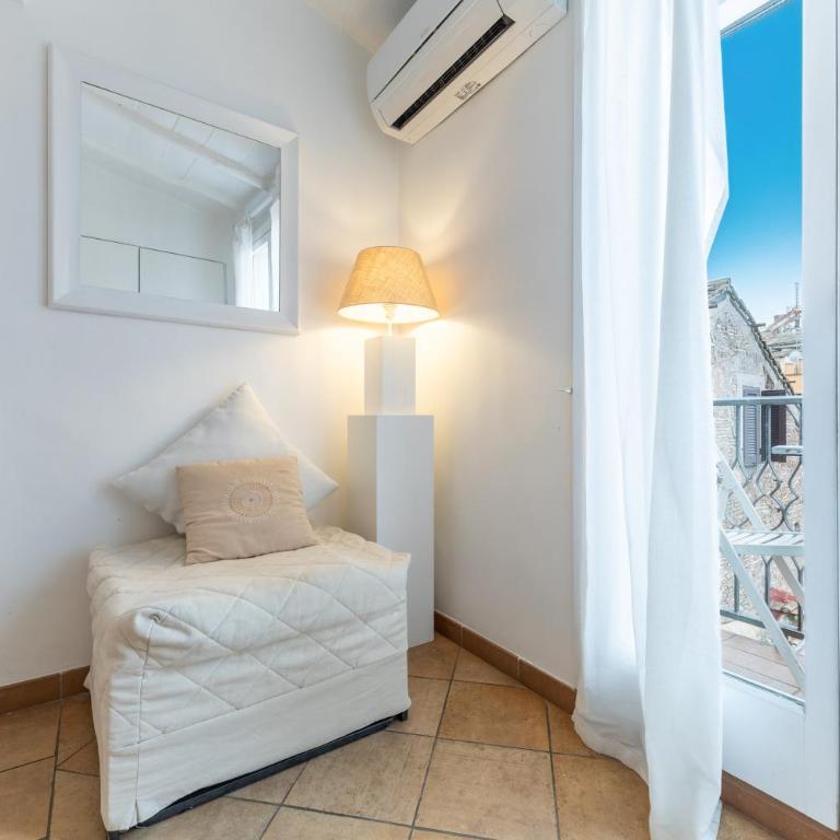 Campo dei Fiori Sun with balcony - Appartamento su 2 Livelli - 14