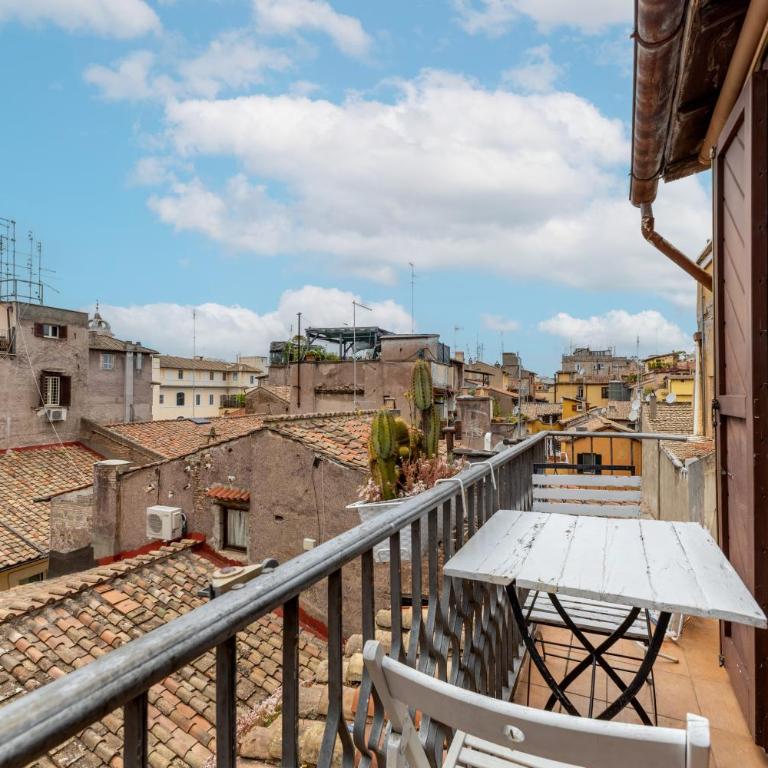 Campo dei Fiori Sun with balcony - Appartamento su 2 Livelli - 32