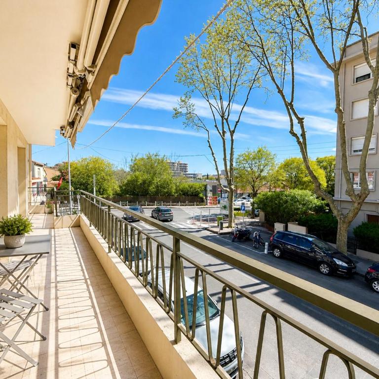 Appartement 4 chambres -Centre et Gare à pieds - Balcon - Appartement 4 Chambres avec Balcon - 17