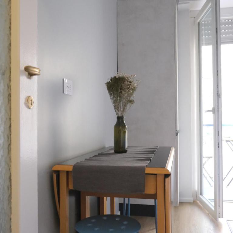 Bright Apartment with Balcony near Rome Centre & Metro - One-Bedroom Apartment - 18