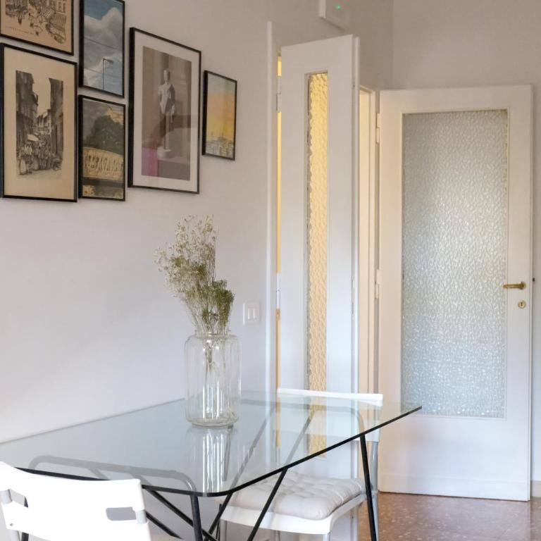 Bright Apartment with Balcony near Rome Centre & Metro - One-Bedroom Apartment - 24
