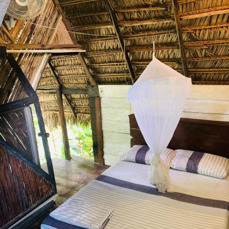 Jungle Cabin - Satori Natural - Standard Queen Room - 16