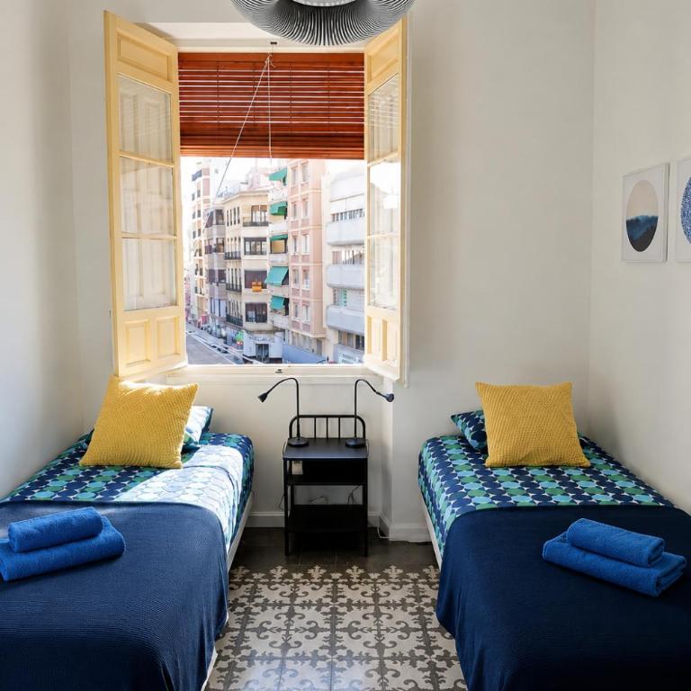 Historic apartment by Mercado Central by NRAS - Three-Bedroom Apartment - 11