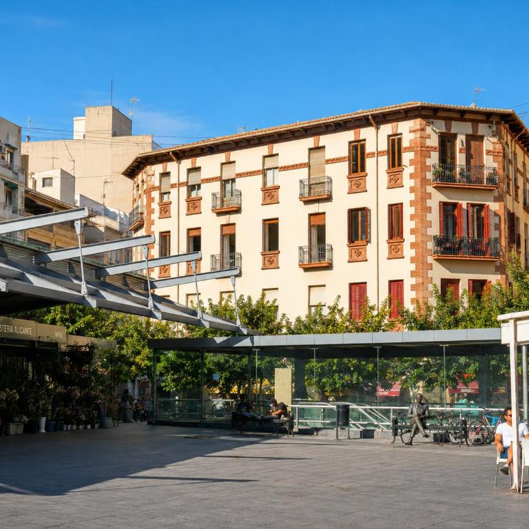 Historic apartment by Mercado Central by NRAS - Three-Bedroom Apartment - 37