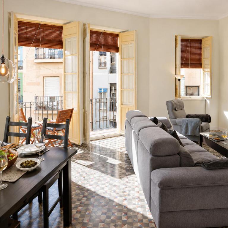 Historic apartment by Mercado Central by NRAS - Three-Bedroom Apartment - 7