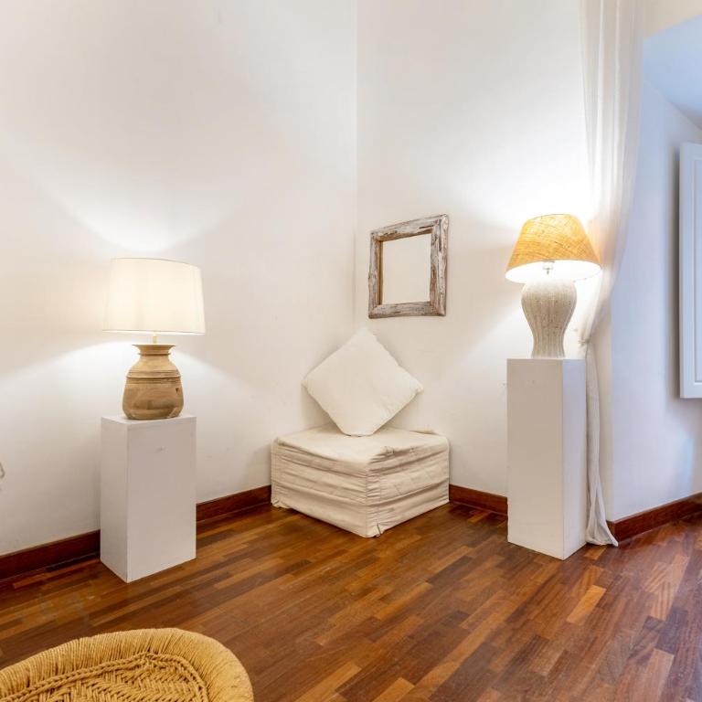 Luxury Historic Apartment Campo dei Fiori - Appartamento con 3 Camere da Letto e con Balcone - 12
