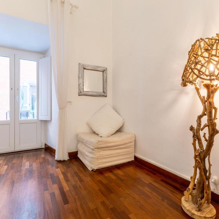 Luxury Historic Apartment Campo dei Fiori - Appartamento con 3 Camere da Letto e con Balcone - 13