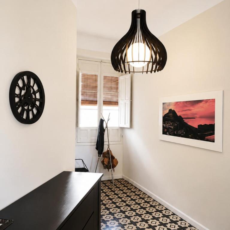 Historic apartment by Mercado Central by NRAS - Three-Bedroom Apartment - 24