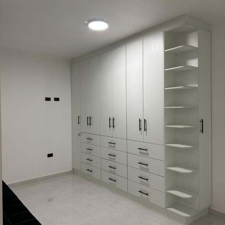 DLiam Home - Four-Bedroom House - 8