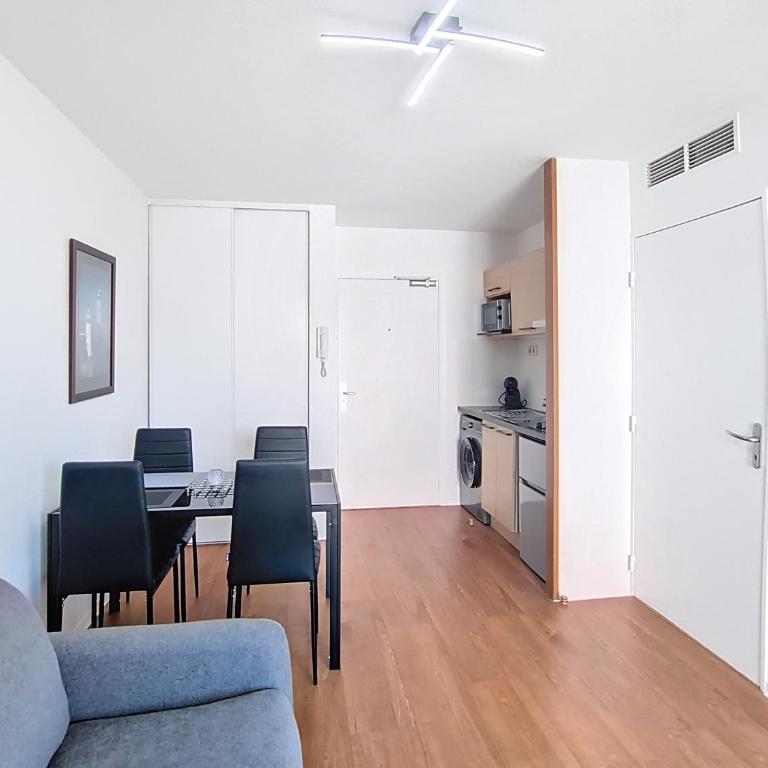 Rooftop pool à Antibes - Sophia Antipolis - Two-Bedroom Apartment - 11