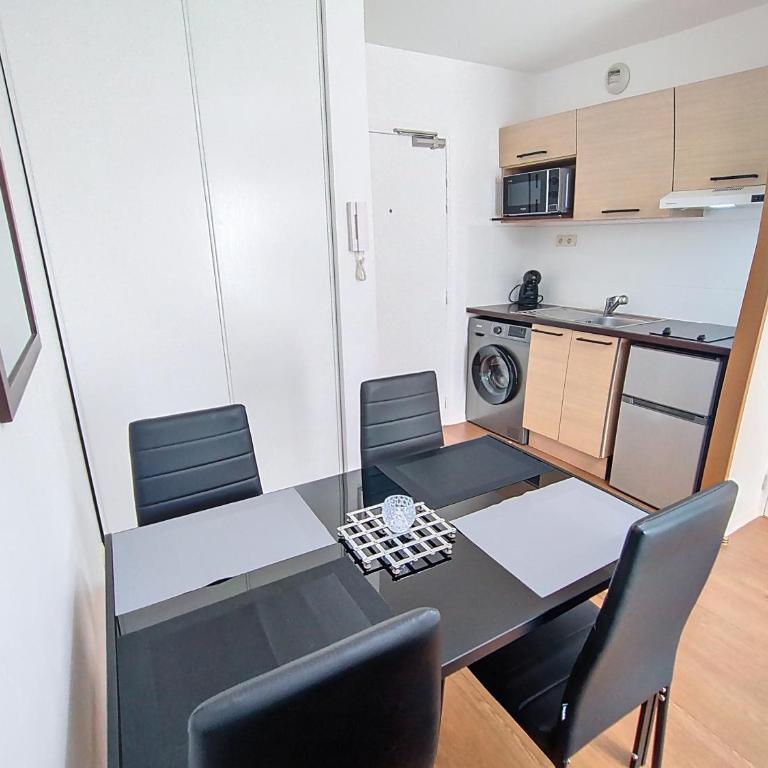 Rooftop pool à Antibes - Sophia Antipolis - Two-Bedroom Apartment - 7