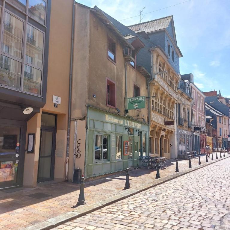 Charmant T2 avec terrasse au coeur du Vieux Rennes - Apartment mit 1 Schlafzimmer - 30