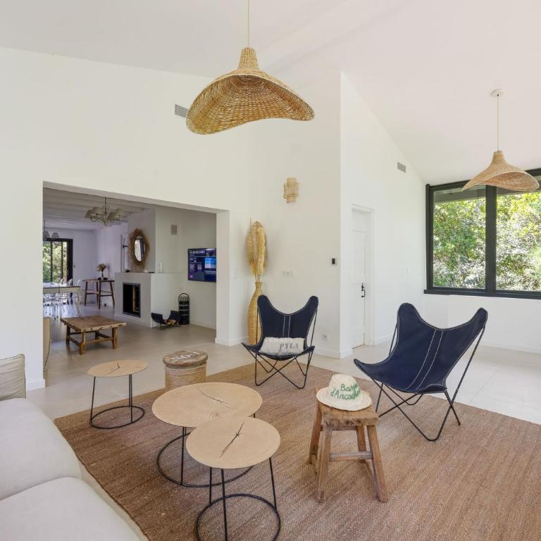 Villa élégante - piscine et plage - Villa avec Piscine Privée - 4