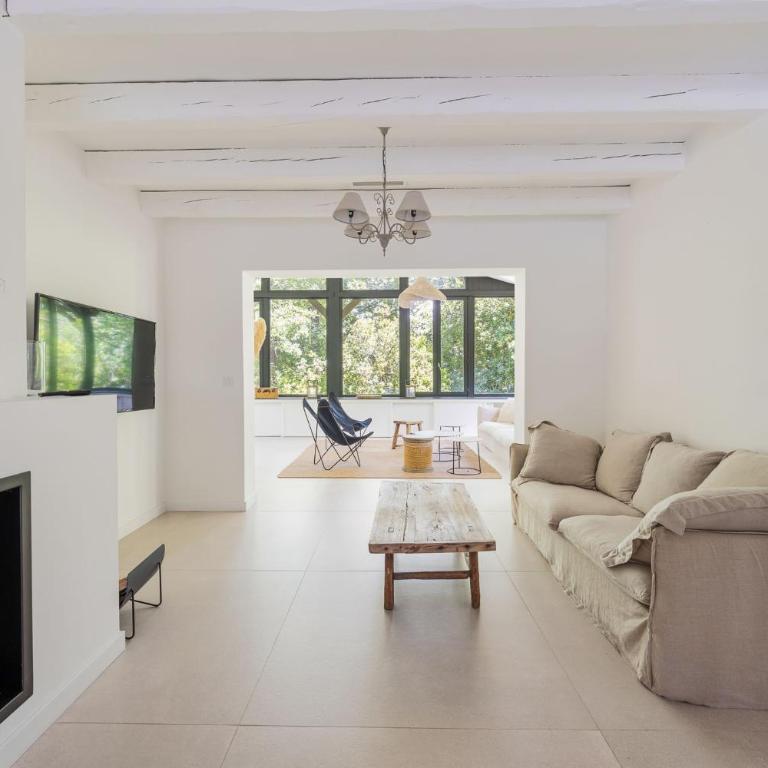 Villa élégante - piscine et plage - Villa avec Piscine Privée - 12