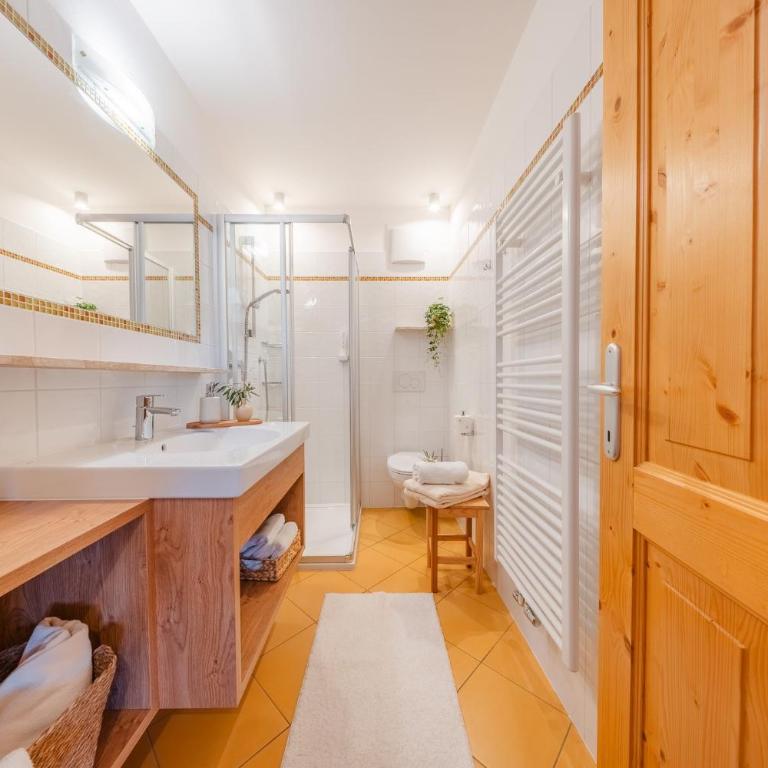 Stilvolle Maisonette mit Balkon - Appartamento Deluxe con 2 Camere da Letto e Balcone - 7