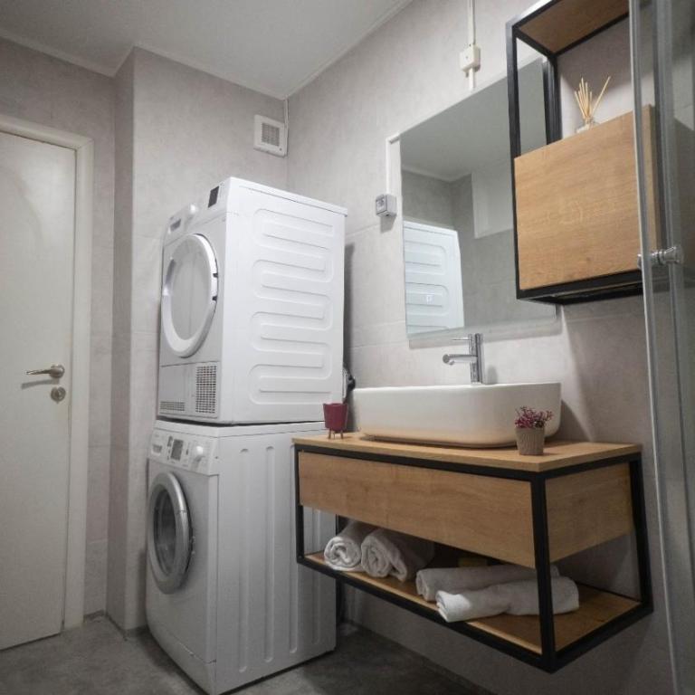 Luxury Central apartment- SCC area-Free private parking - One-Bedroom Apartment - 2