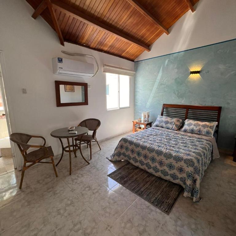 Large beach house near Las Américas Hotel, shared pool - Three-Bedroom House - 10