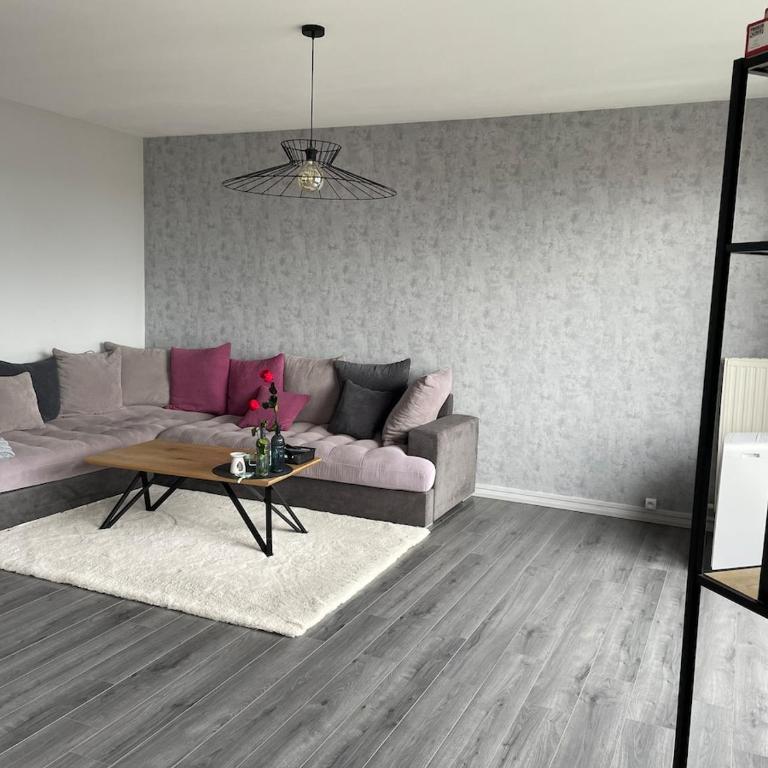 welcome to Reims - One-Bedroom Apartment - 1