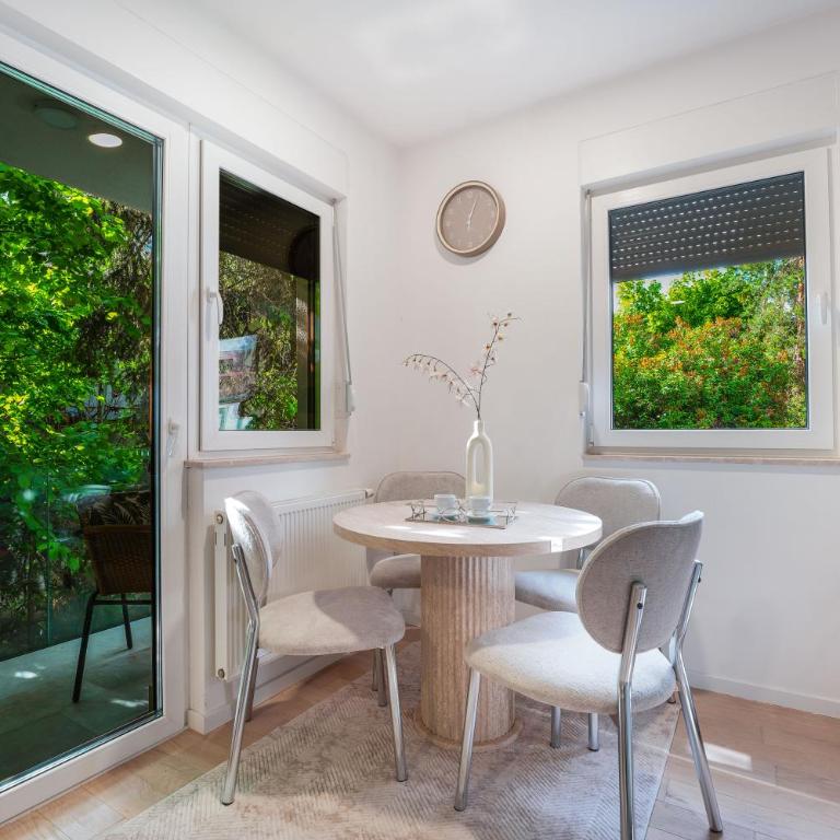 Golden Leaf Residence- Free parking and near the city center - One-Bedroom Apartment - 4