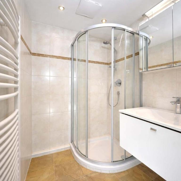 NINA's Chalet with Pool & Sauna Access - Chalet - 8
