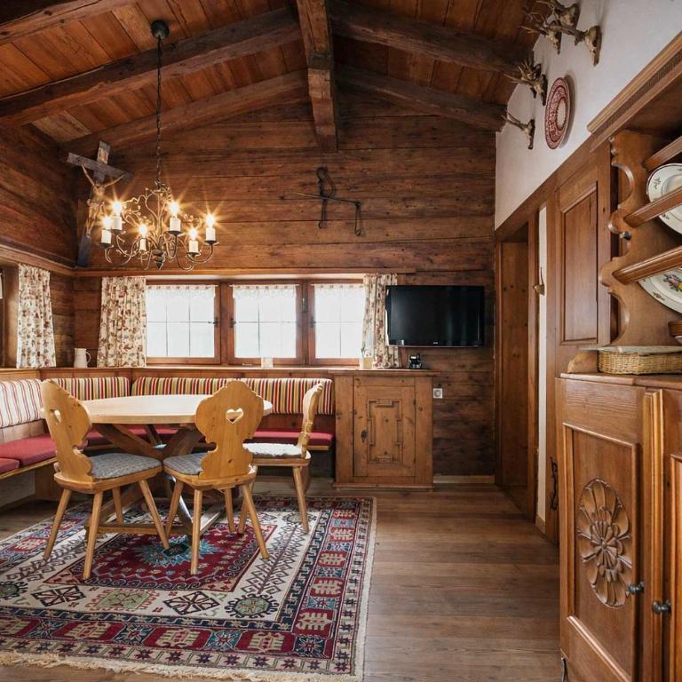 NINA's Chalet with Pool & Sauna Access - Chalet - 11
