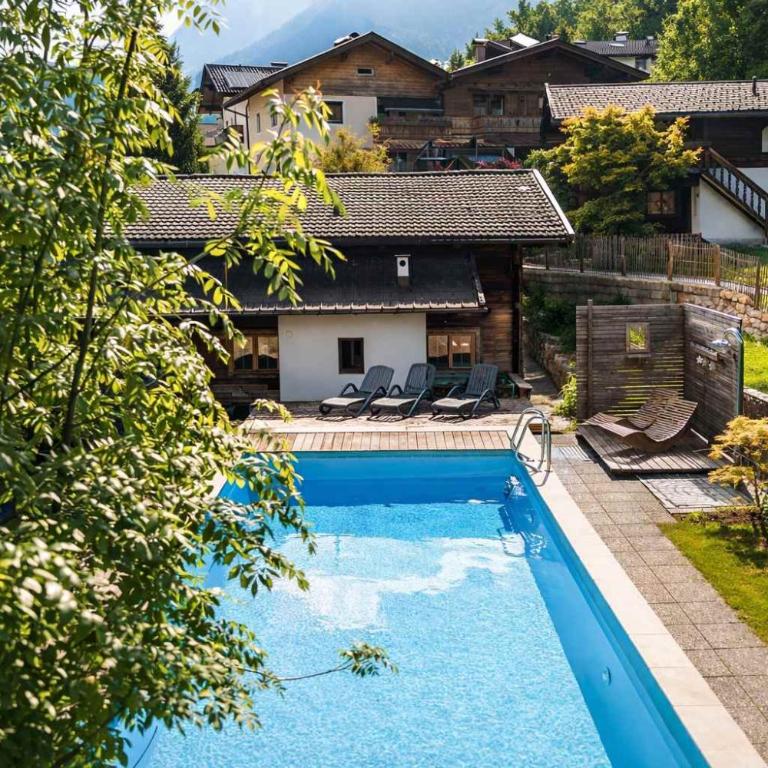 NINA's Chalet with Pool & Sauna Access - Chalet - 19