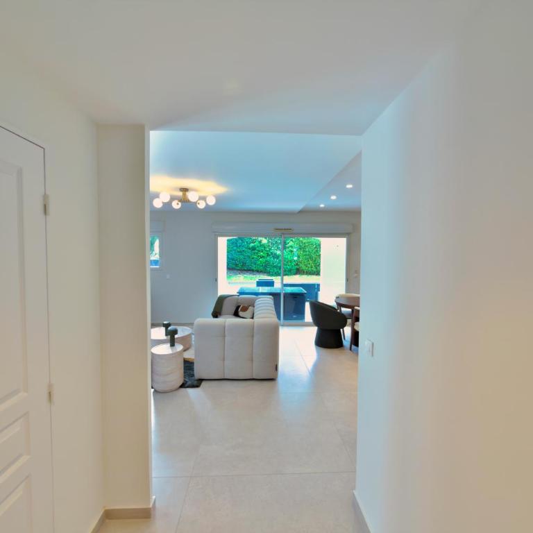 Luxury Villa in Cannes with Heated Pool Parties and festive évents not allowed - Villa - 31