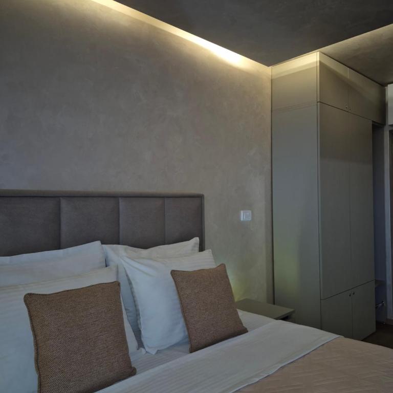 Elia - One-Bedroom Apartment - 9