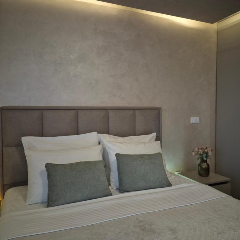 Elia - One-Bedroom Apartment - 27