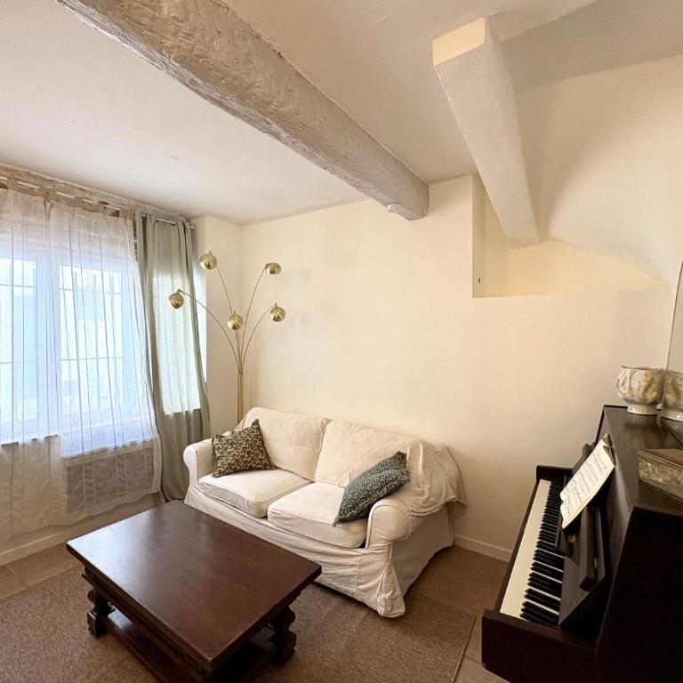 Charming Townhouse in Carpentras Historic Center - Maison 2 Chambres - 7