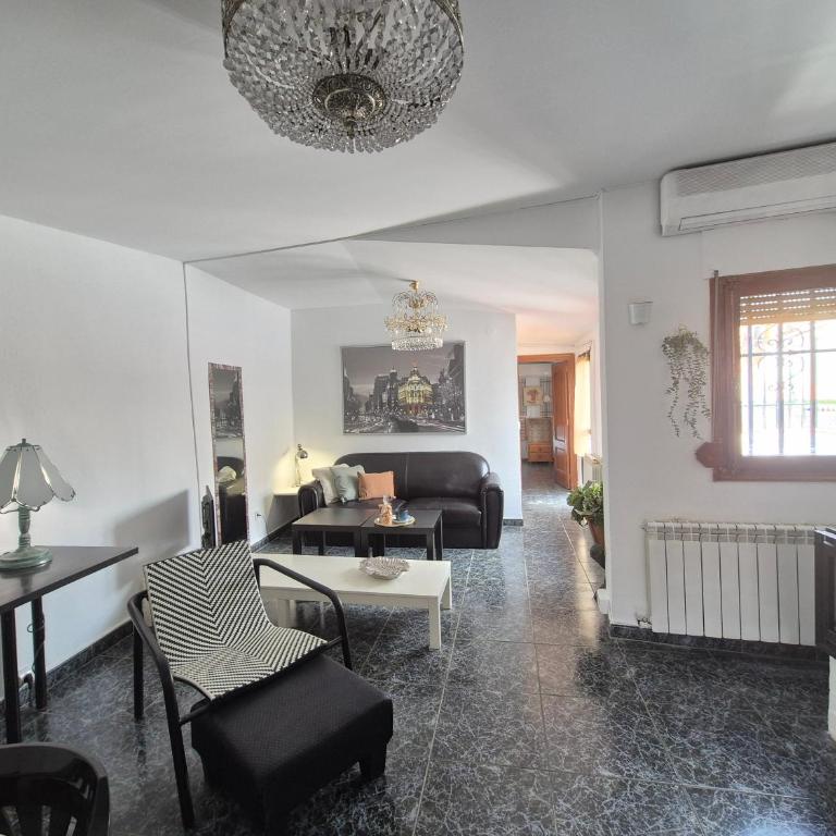 Ático Vintage con terraza en Madrid centro - Two-Bedroom Apartment - 4