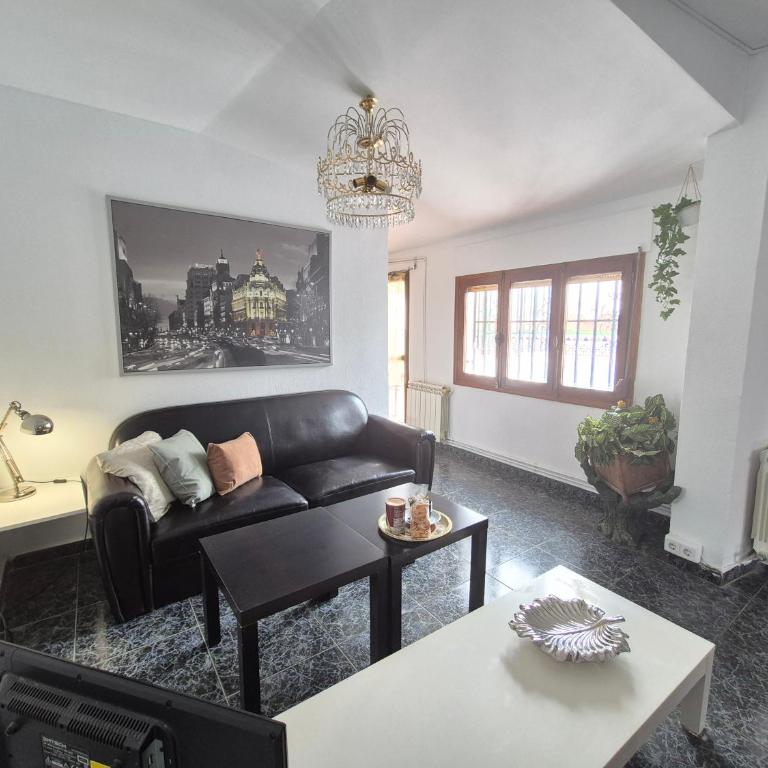 Ático Vintage con terraza en Madrid centro - Two-Bedroom Apartment - 5