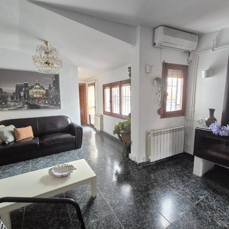 Ático Vintage con terraza en Madrid centro - Two-Bedroom Apartment - 12