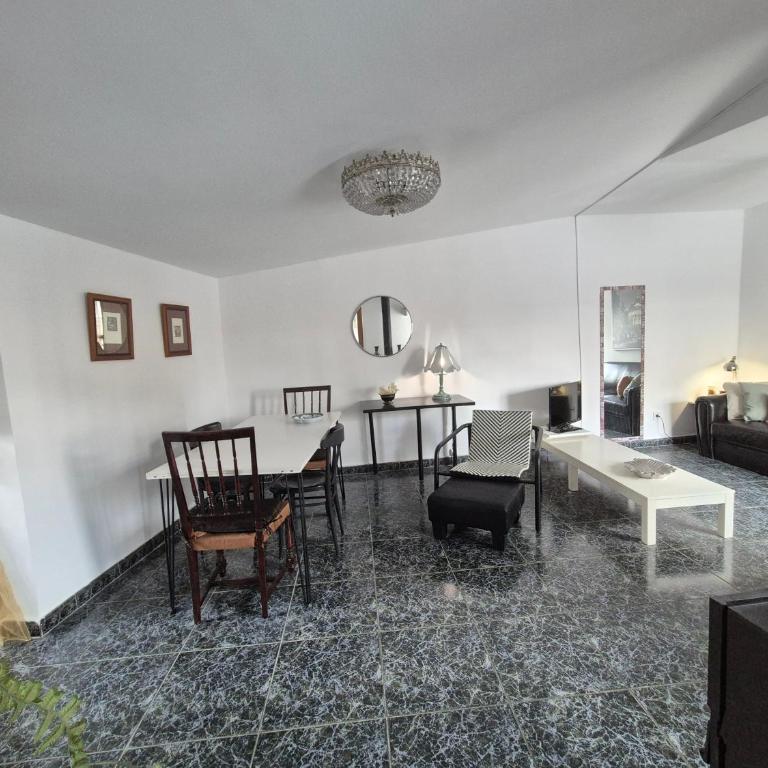 Ático Vintage con terraza en Madrid centro - Two-Bedroom Apartment - 13