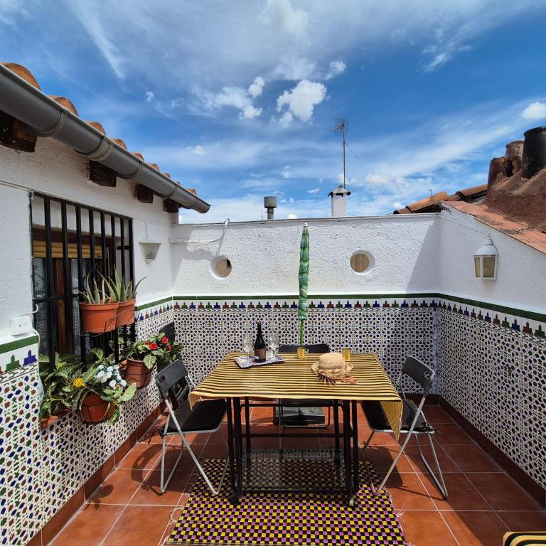 Ático Vintage con terraza en Madrid centro - Two-Bedroom Apartment - 37