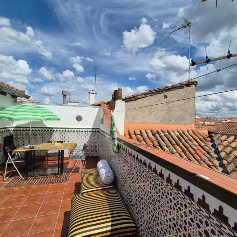 Ático Vintage con terraza en Madrid centro - Two-Bedroom Apartment - 43