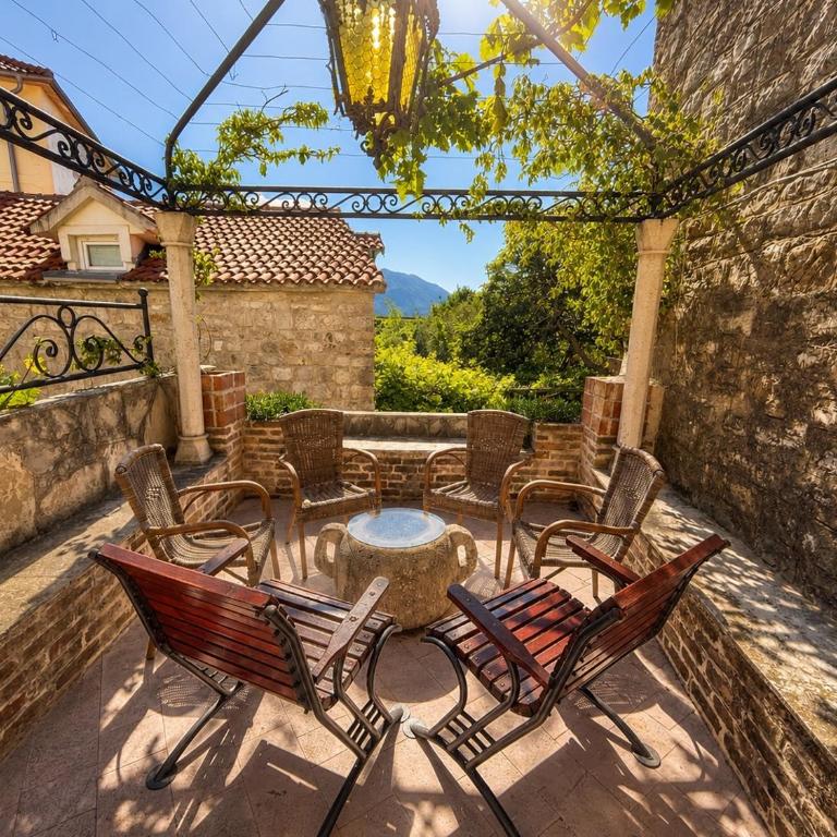 Hidden Garden Stone House Private Romantic Retreat in Budva Old Town - Two-Bedroom Apartment - 2