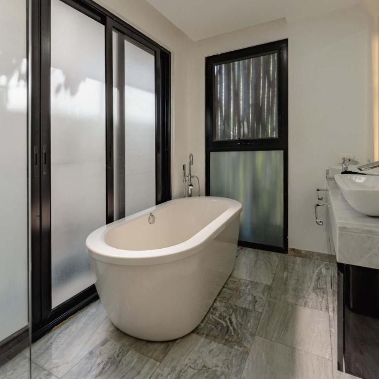 Stylish 3BR Retreat in Serene Luxury Setting - Apartamento - 36
