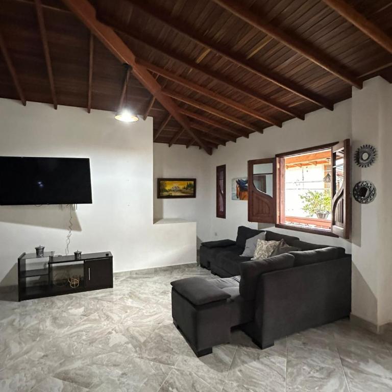 Apartamento amplio con balcón en Jardín, Antioquia - Apartamento de 3 dormitorios con balcón - 8