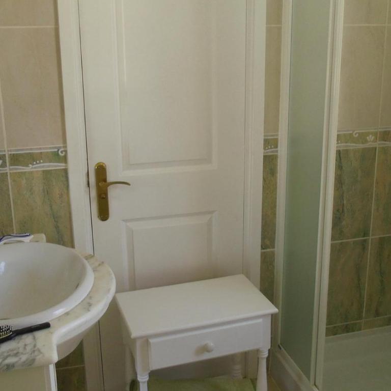 Bella 3-bedroom Villa with private pool and spacious patio overlooking ocean - Villa - 55