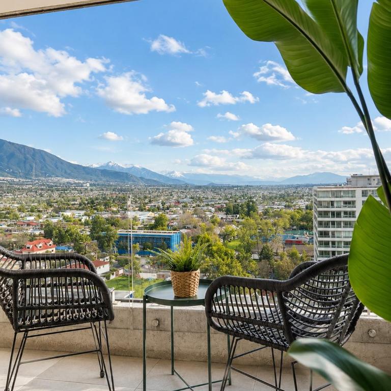 Vista Cordillera Piso 15 , Parking, Metro y Mall Plaza Egaña, Fast WIFI - Apartamento Deluxe de 2 dormitorios con balcón - 2