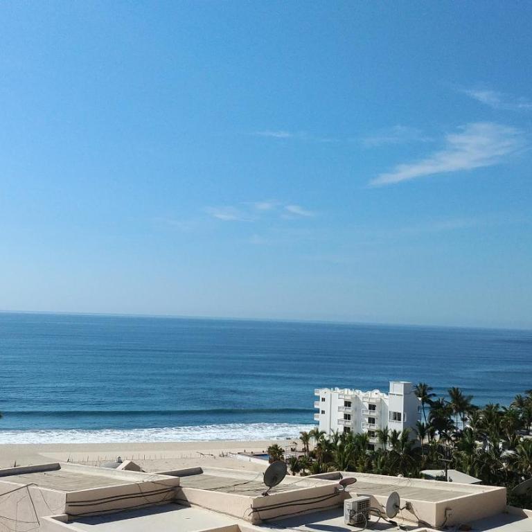 OCEAN VIEW Walk to Beach WIFI - One-Bedroom Apartment - 3