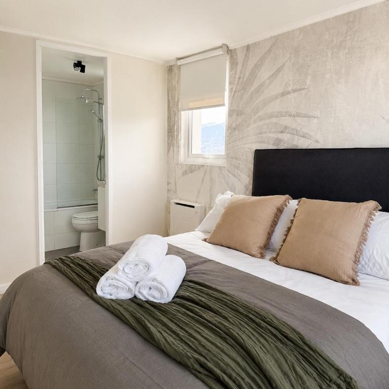 Vista Cordillera Piso 15 , Parking, Metro y Mall Plaza Egaña, Fast WIFI - Apartamento Deluxe de 2 dormitorios con balcón - 9