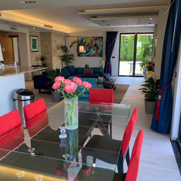 Cap d'Antibes Luxury Family Villa - Three-Bedroom Apartment - 8
