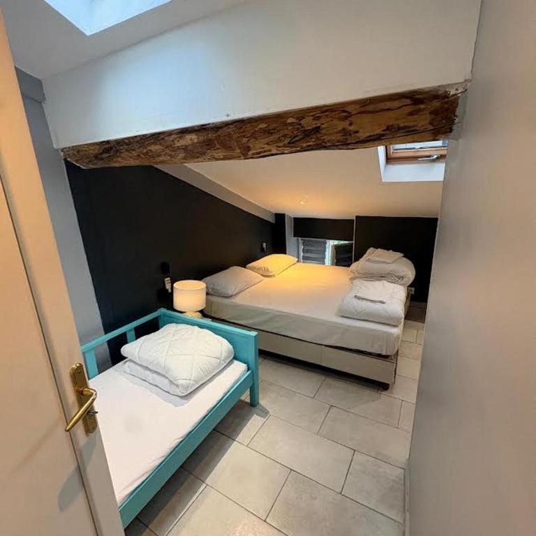 Sci ZLR - Four-Bedroom Apartment - 11