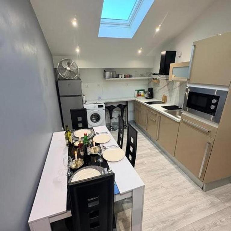 Sci ZLR - Four-Bedroom Apartment - 8
