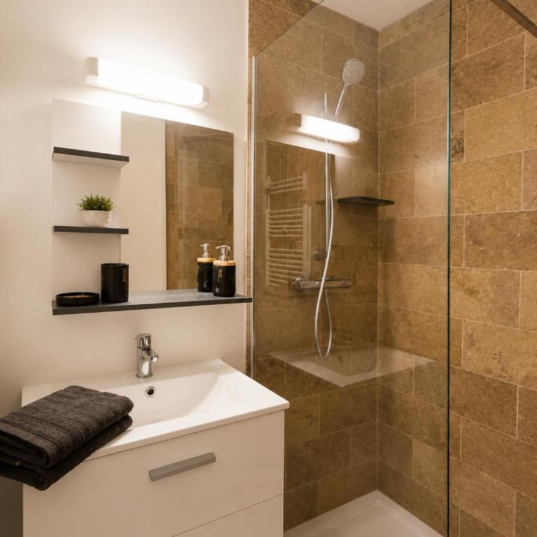 Le nid des Bains - Climatisé - Piscine partagée - Appartement 1 Chambre avec Balcon et Vue sur les Montagnes - 5